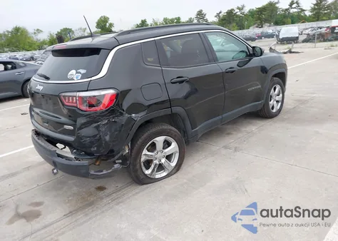 2018 Jeep Compass Latitude 4X4 из США, поврежденный, VIN 3C4NJDBBXJT222915